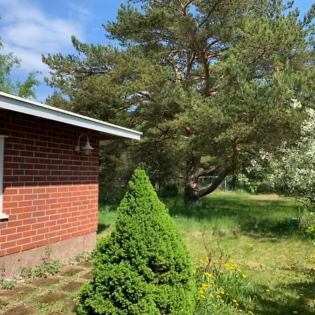 Omakotitalo Veistaemoellae Meren Rannassa Hangö