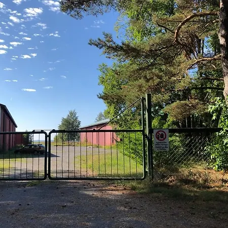 Omakotitalo Veistaemoellae Meren Rannassa Villa Hangö